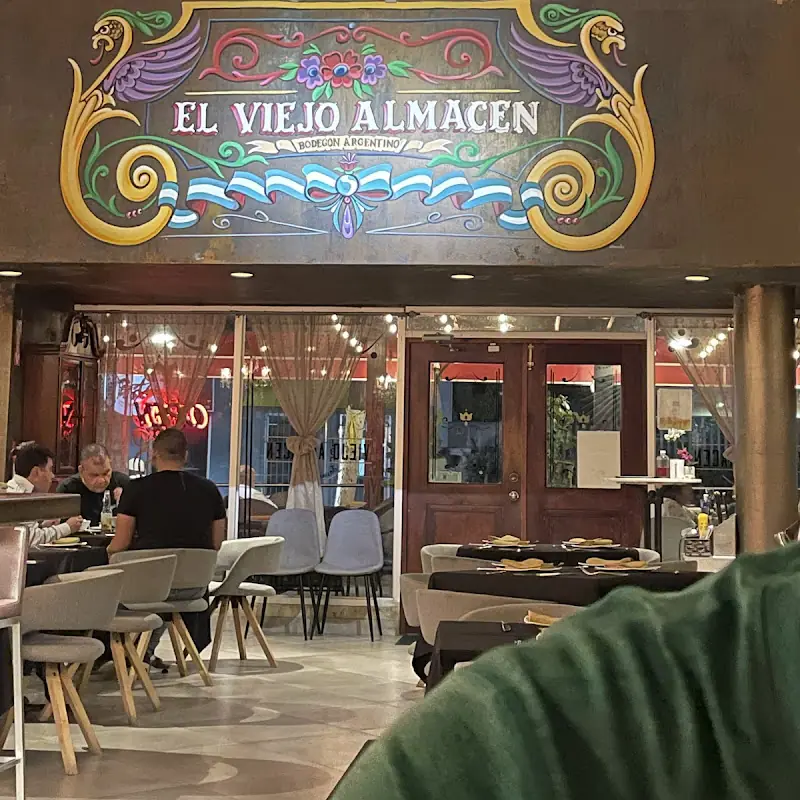 El Viejo Almacén - Calle Loiza