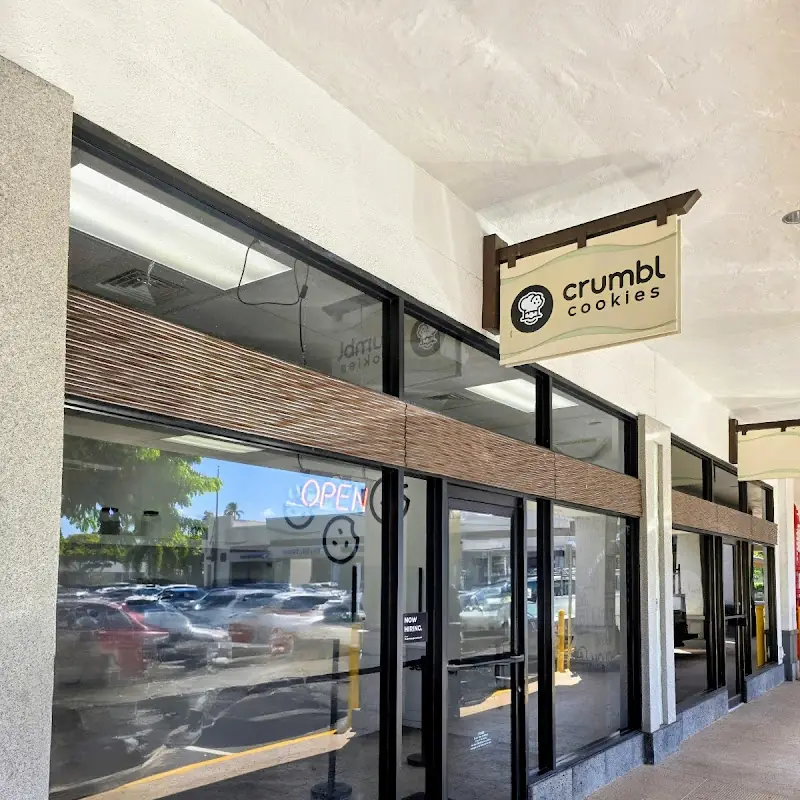 Crumbl – Cookies & Desserts