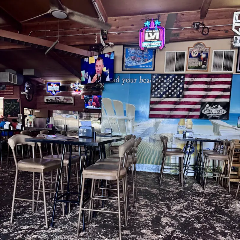 Schooners Patio Grille