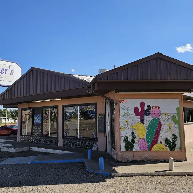 Esther’s Family Diner