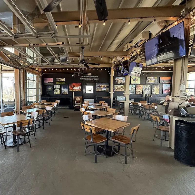 10 South Rooftop Bar & Grill