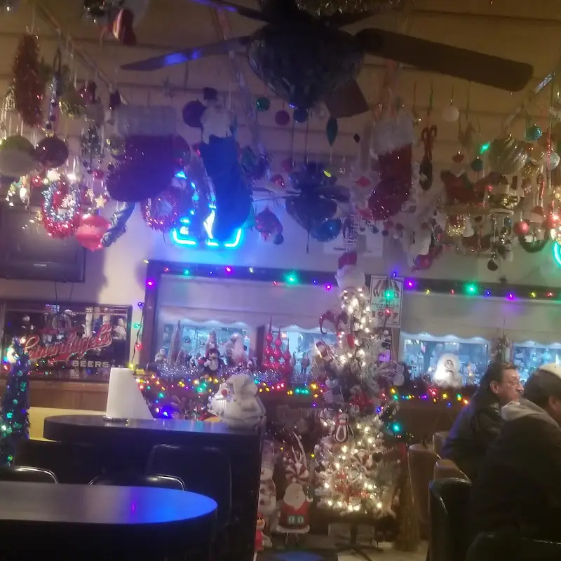 Lucky's Ice House