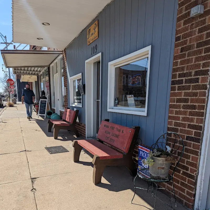 Mama Pin’s Thai & Asian Cuisine