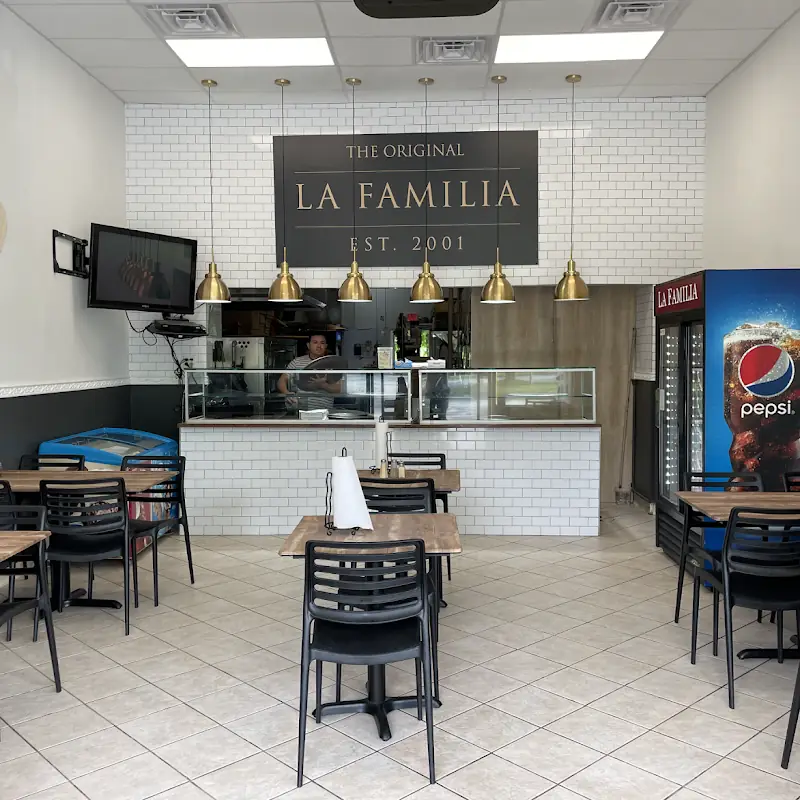 La Familia Pizza & Pasta Of Cross River