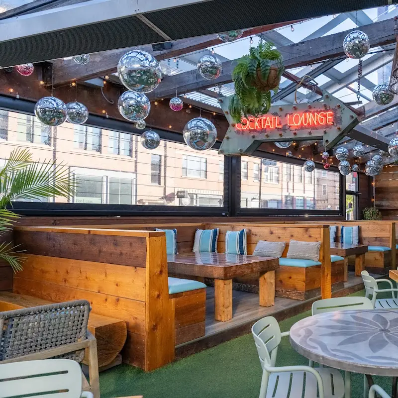 Paradise Park | Pizza & Patio