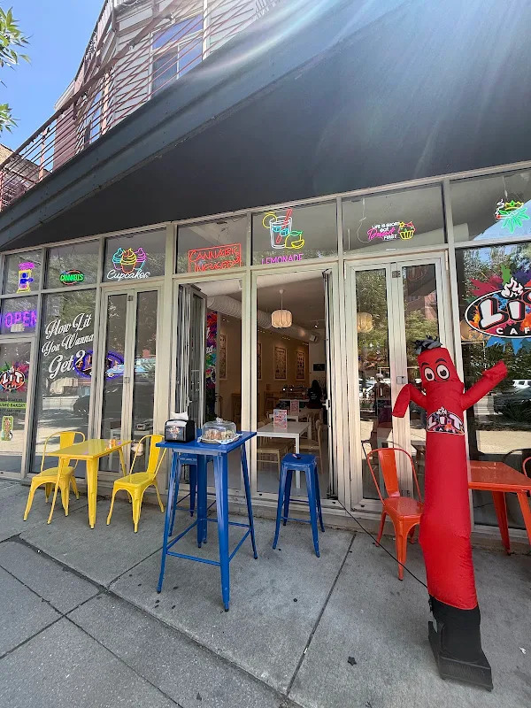 Lit cafe