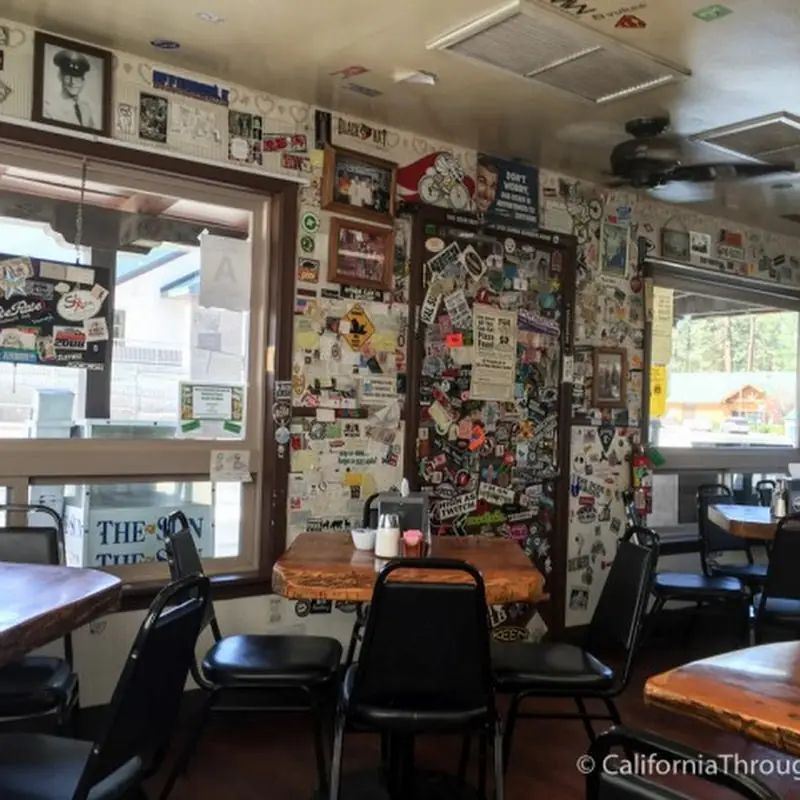 Grizzly Manor Cafe