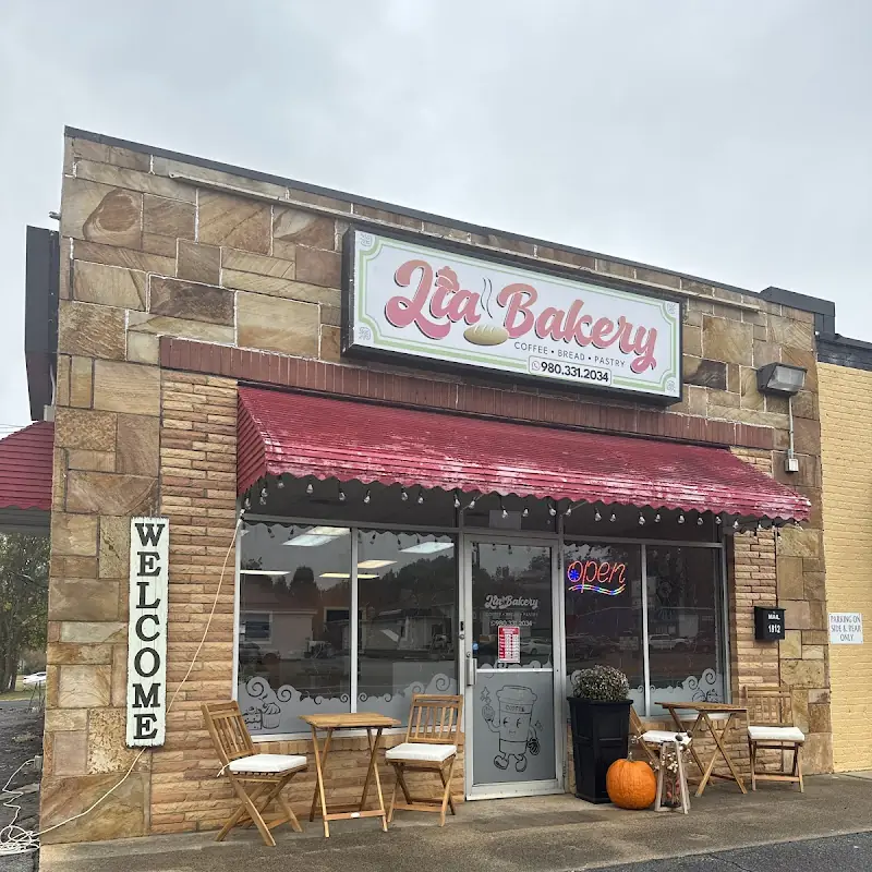 Lia bakery