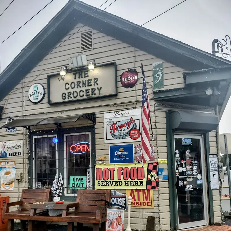 Tracy's corner grocery/Donnie's homestyle kitchen