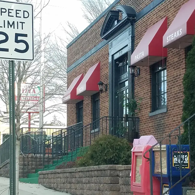 Giovanni's & Sons Pizzeria