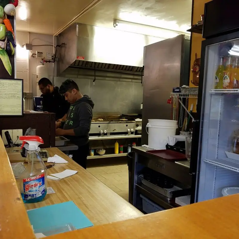 Cazuelas Doña Vicky (taqueria)