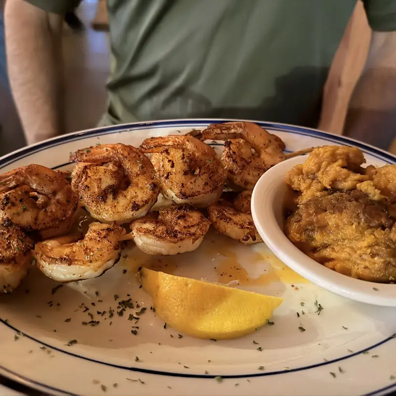 Haifa's Magnolia Grill & Pub