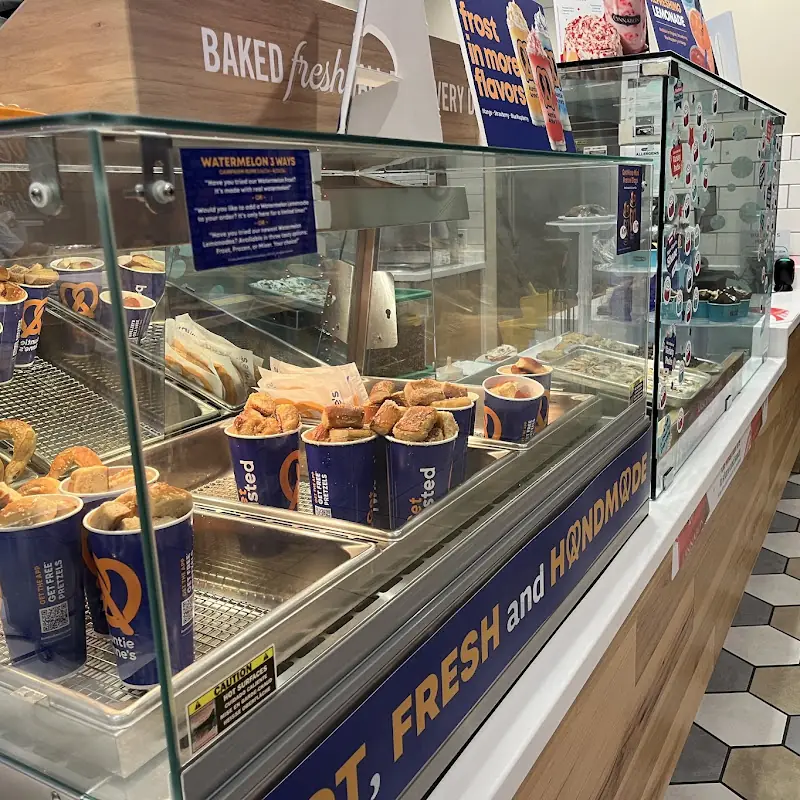 Cinnabon