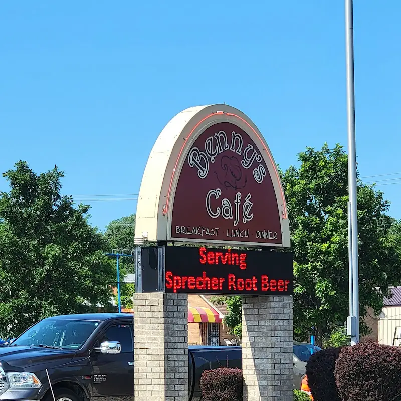 Benny's Café