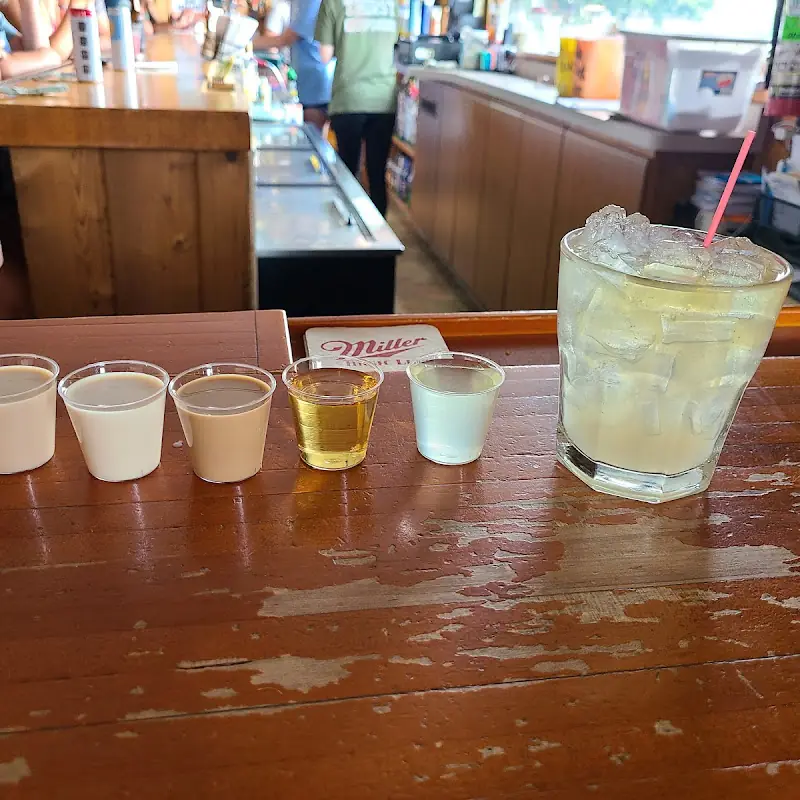 Pat's Landing Bar & Grill