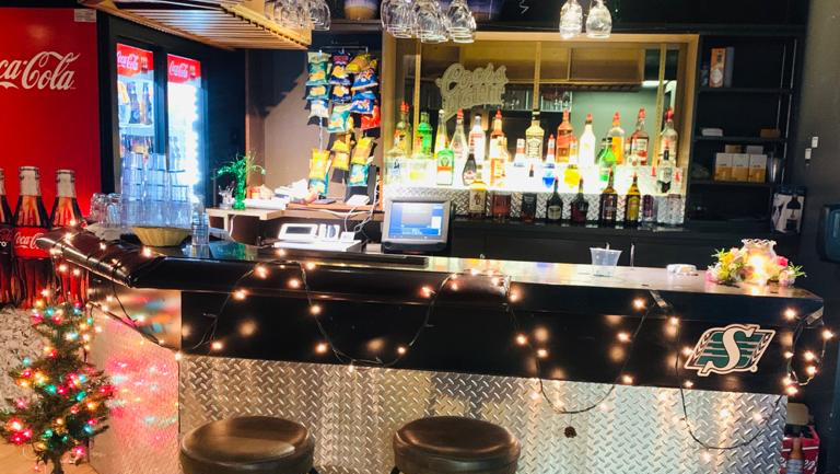 Toppers Bar & Grill