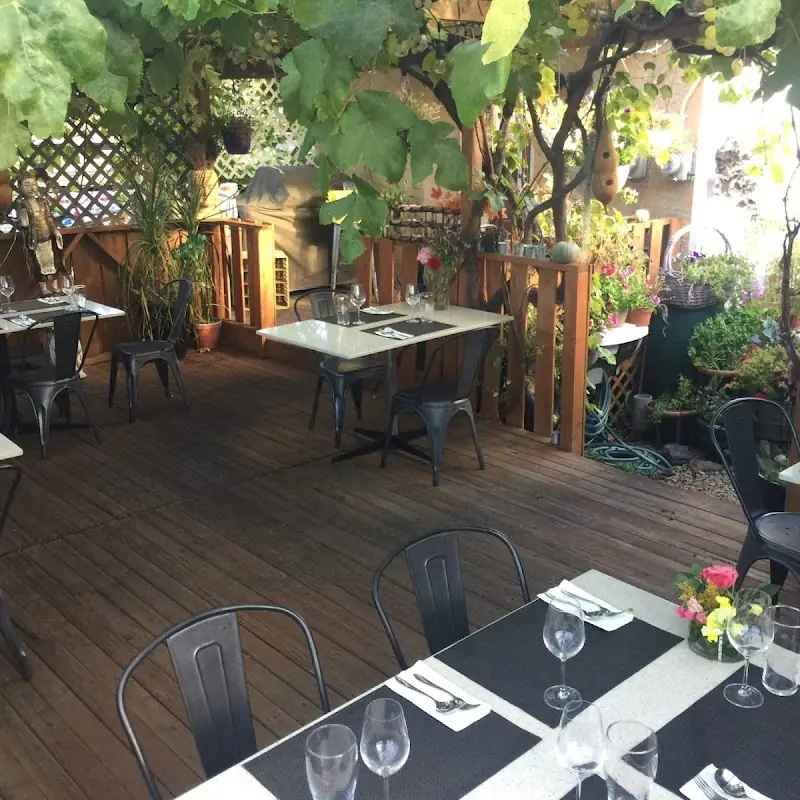 Dolci Thai Bistro