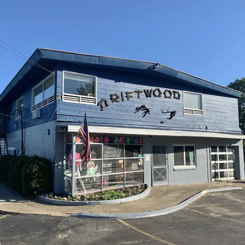 Driftwood Summer Shop