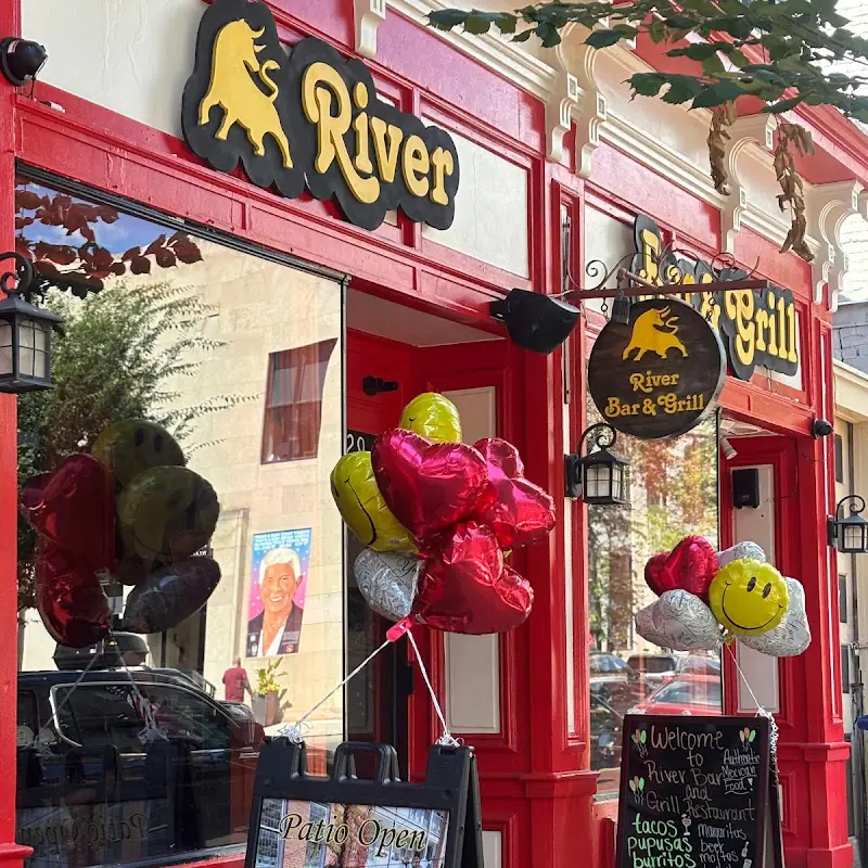 River Bar & Grill