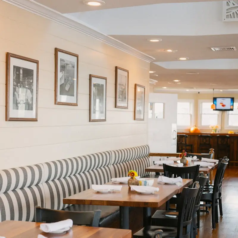 Breakwater Restaurant/Waterfront Dining in Hatteras, NC