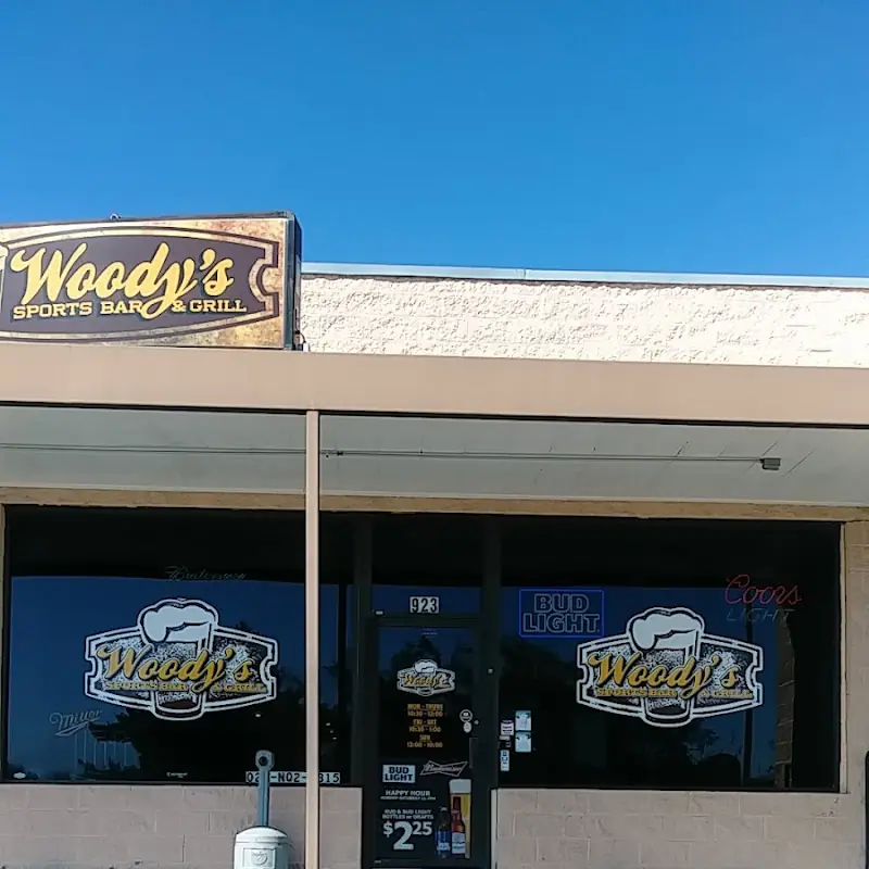 Woody's Sports Bar & Grill