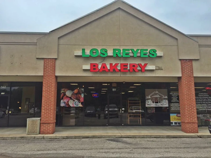Los Reyes Bakery