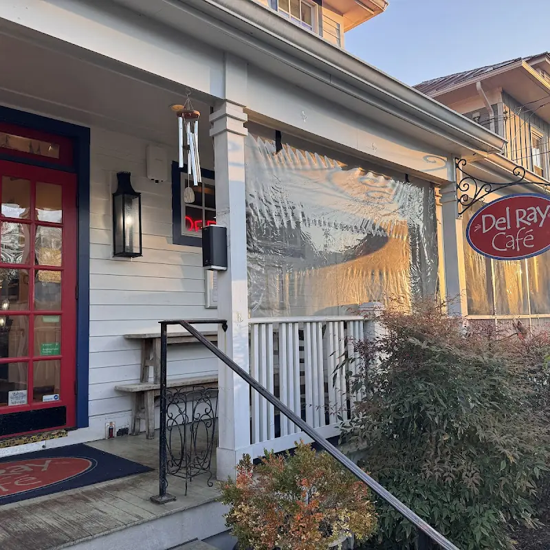 Del Ray Café