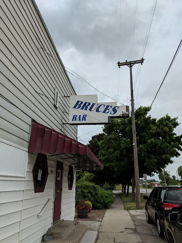 Bruce's Bar