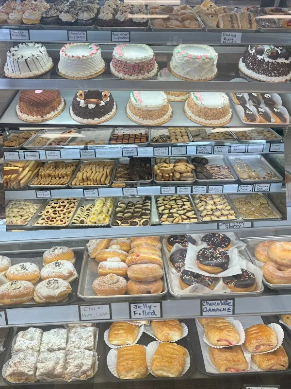 Gianino's Pastries