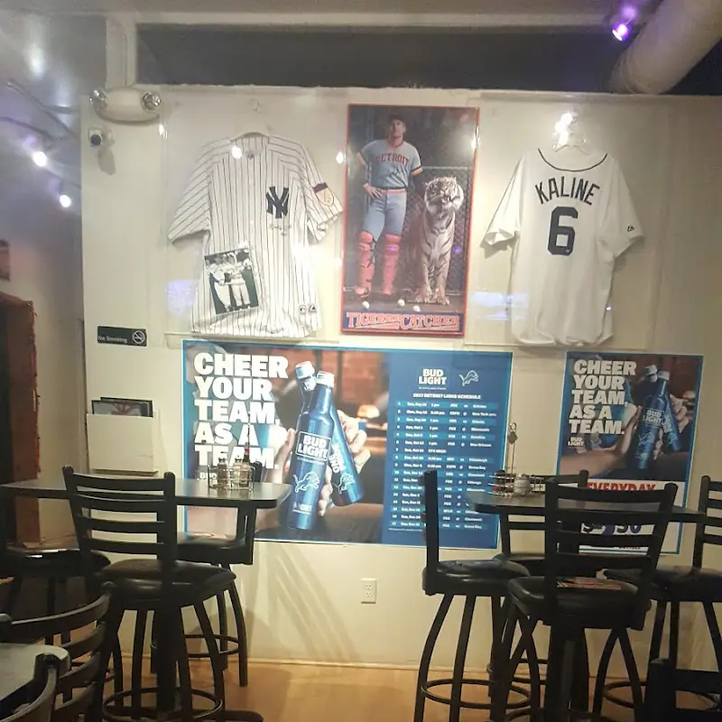 Cocktailz Bar & Grill