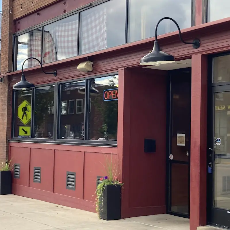 Cahill Bistro & Bar