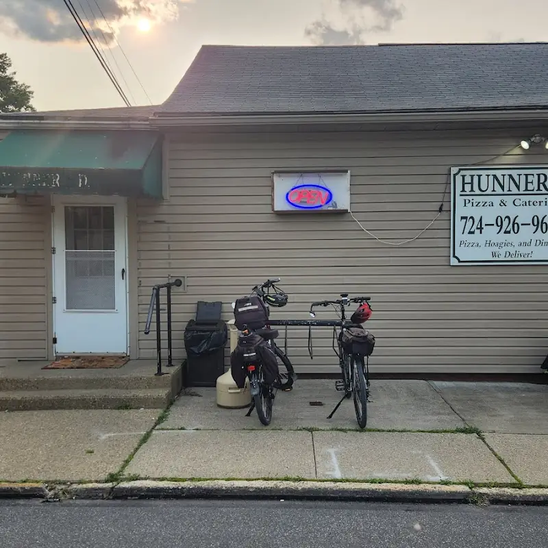 Hunner's Pizza & Restaurant