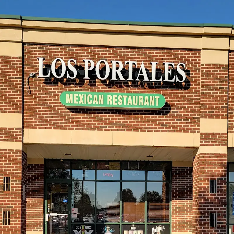 Los Portales