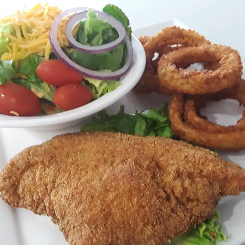 Maxx Bar & Grill
