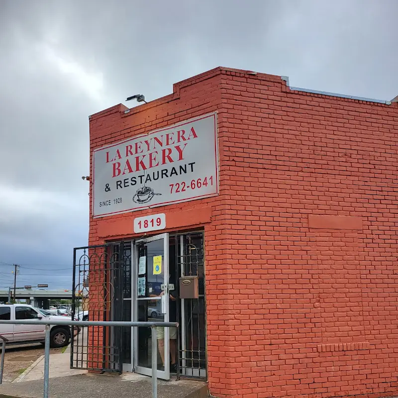 La Reynera Bakery & Restaurant