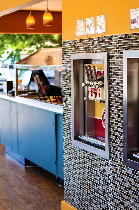 MOYO - Moab Frozen Yogurt