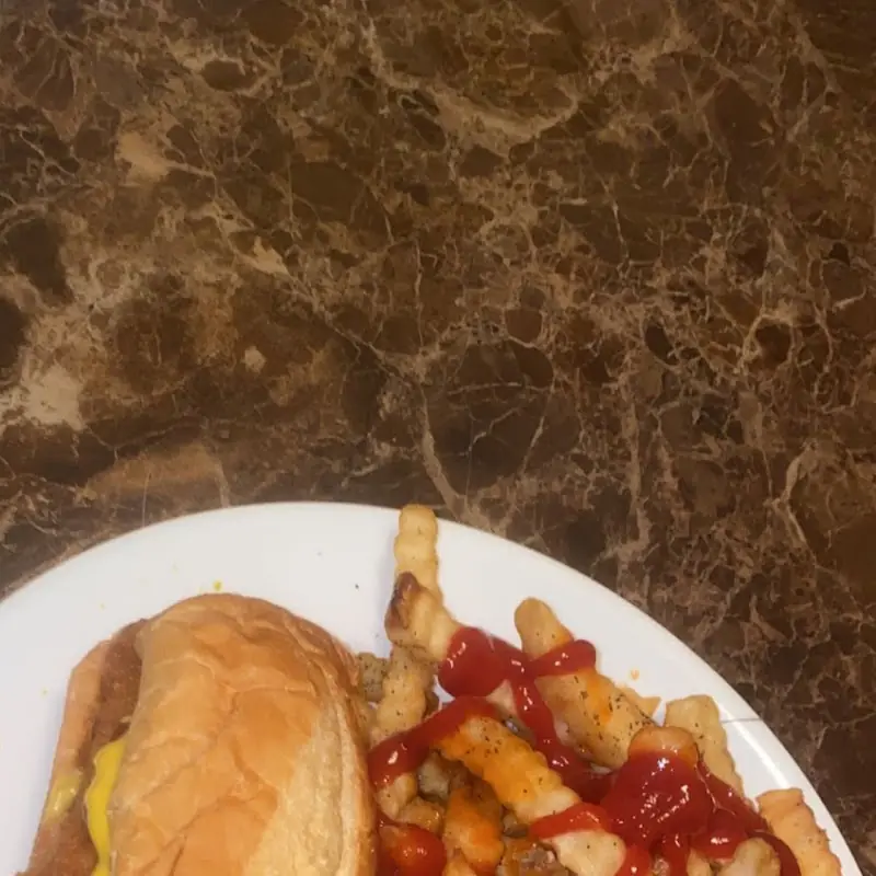 Fred's Carryout