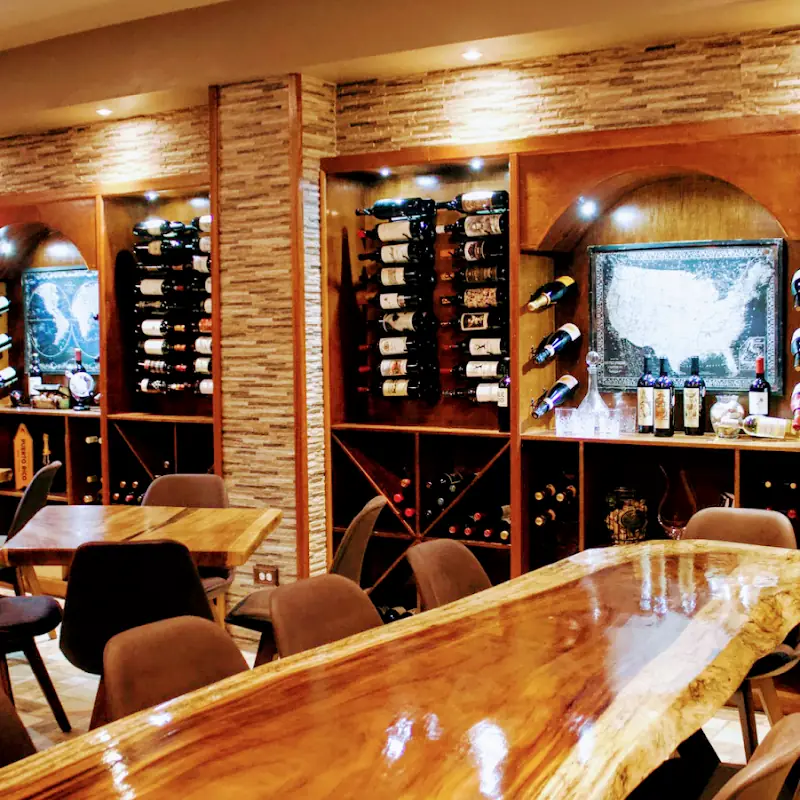 Vinum Bar & Restaurant
