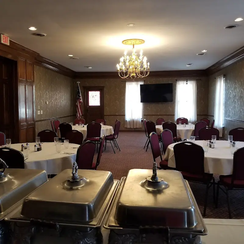 Pio's Restaurant and Cocktail Lounge