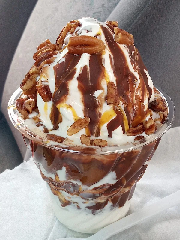 Corner Ice Cream Shop