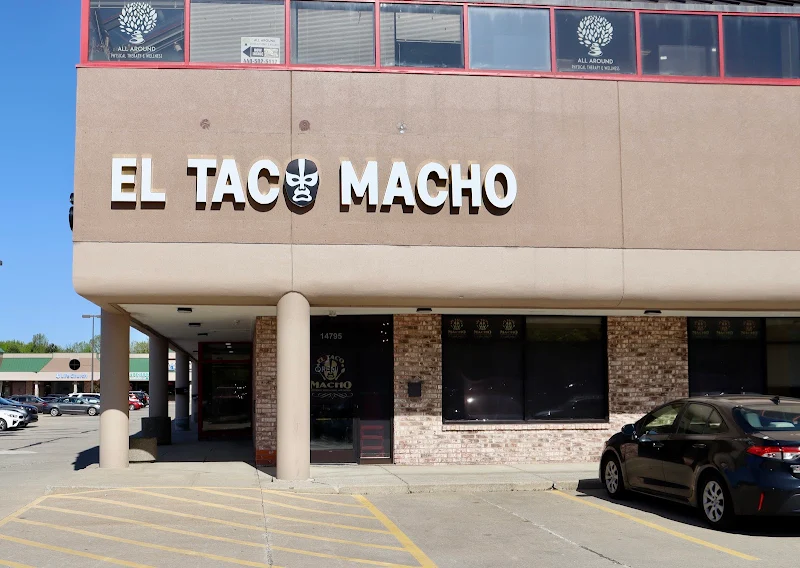 Macho Wings