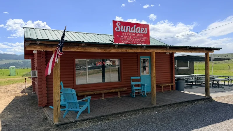 Sundaes Eats & Treats
