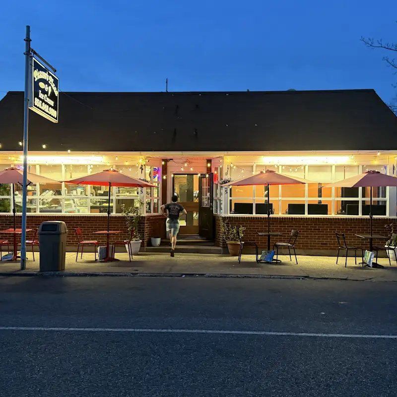Picasso's Pizzeria & Icecream