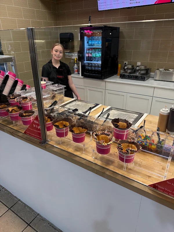 Scoops Creamery