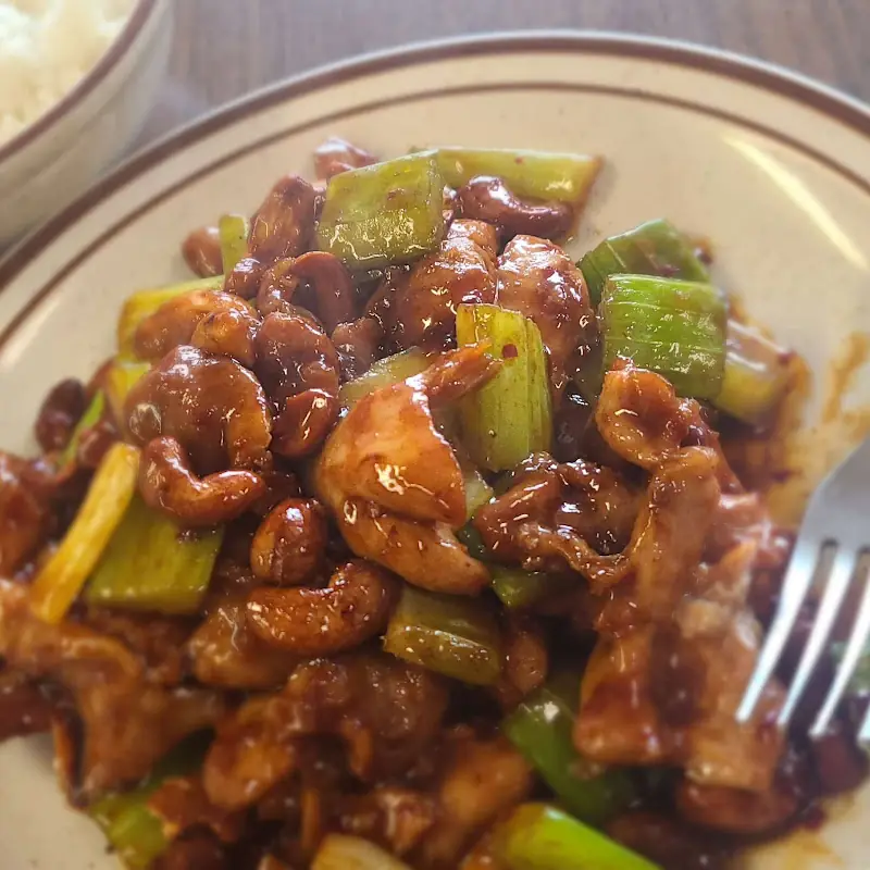Lin's Wok