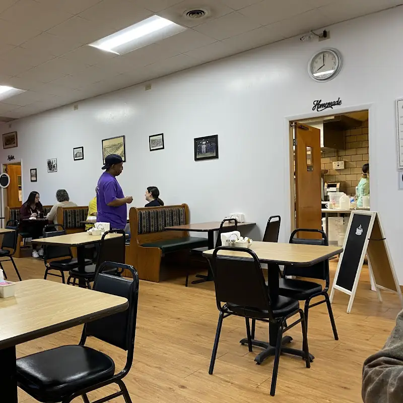 Pampeno’s Good Eats and Sweet Treats