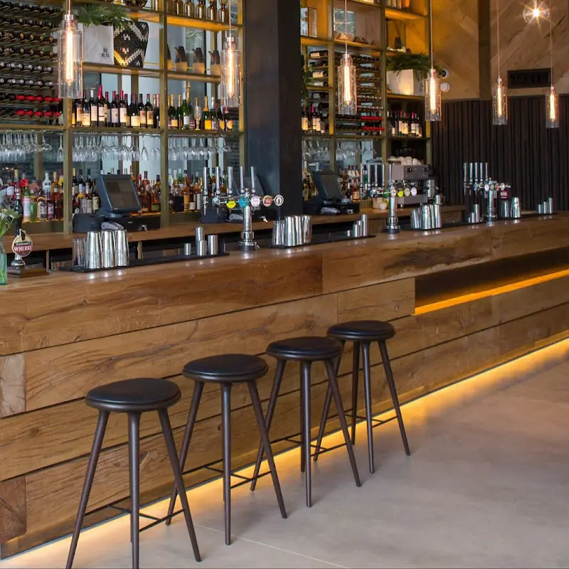 Porti restaurant and bar