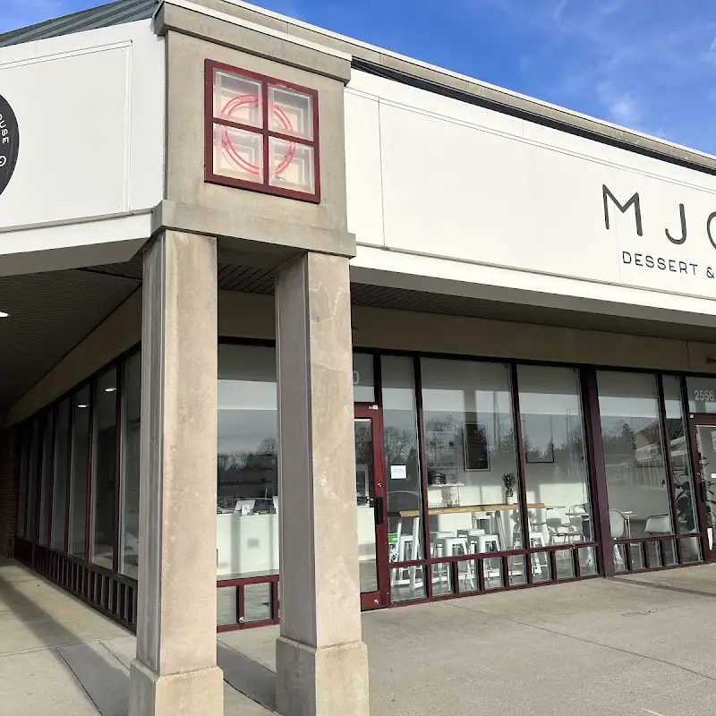 Mjomii Dessert & Coffee House