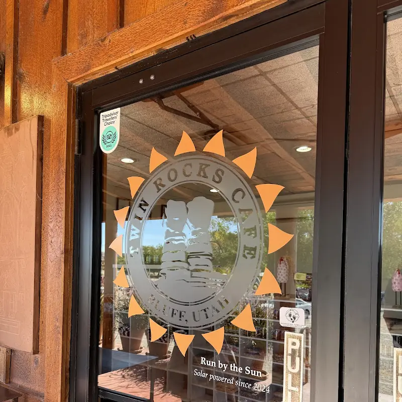 Twin Rocks Café