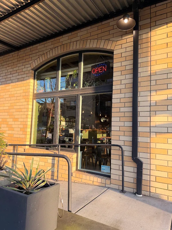 Brewline Cafe & Bar